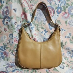 Vintage Coach Zoe Legacy West Shoulder Bag 9342 camel tan cowhide leather